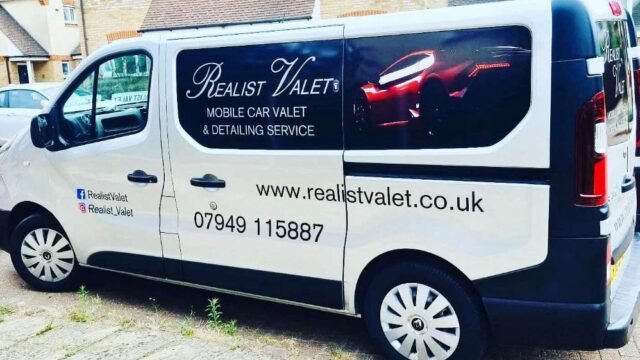 Realist-Valet-1