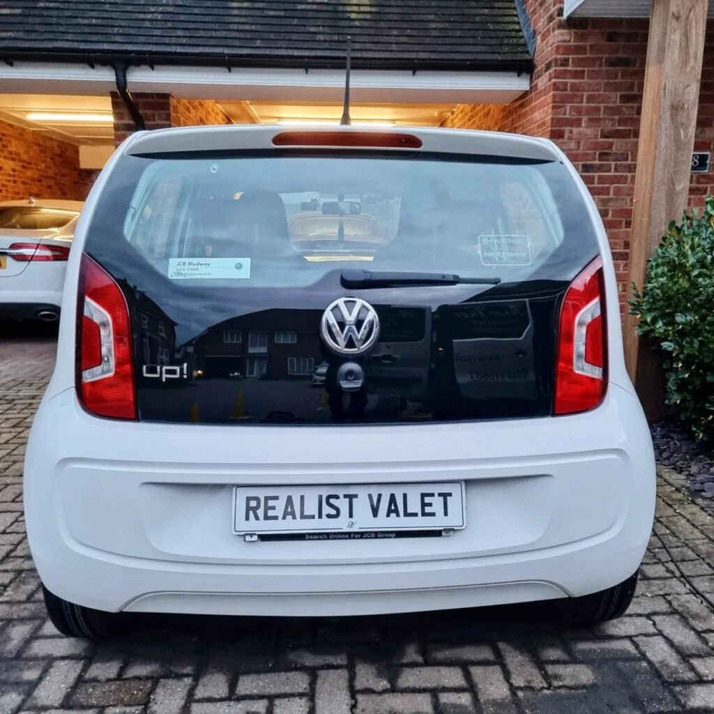 Realist-Valet-5
