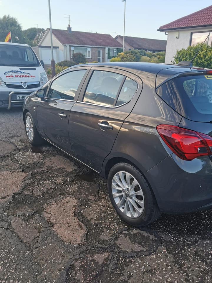 Mr.-Bubbles-Mobile-Carwash-Valeting-5ghhf6